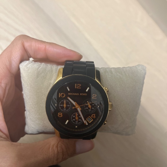 Michael Kors watch - Picture 3 of 3